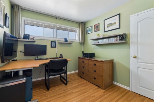 91 Winslow Crescent Sw, Calgary, AB - Indoor Photo Showing Office