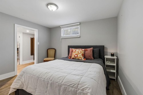 91 Winslow Crescent Sw, Calgary, AB - Indoor Photo Showing Bedroom