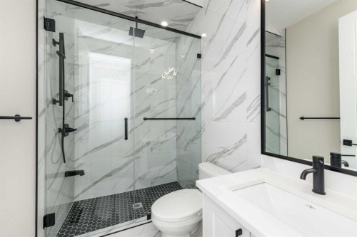 1004 Waterford Drive, Chestermere, AB - Indoor Photo Showing Bathroom