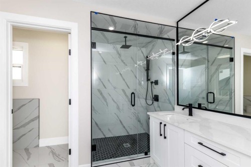 1004 Waterford Drive, Chestermere, AB - Indoor Photo Showing Bathroom