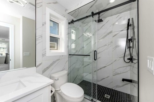 1004 Waterford Drive, Chestermere, AB - Indoor Photo Showing Bathroom
