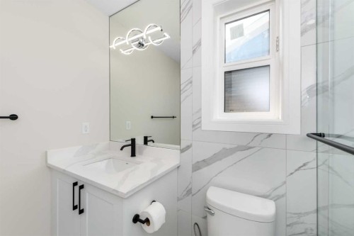 1004 Waterford Drive, Chestermere, AB - Indoor Photo Showing Bathroom