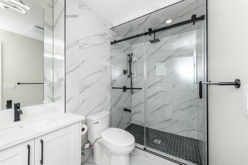 1004 Waterford Drive, Chestermere, AB - Indoor Photo Showing Bathroom