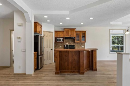 420 Royal Oak Circle Nw, Calgary, AB - Indoor Photo Showing Kitchen