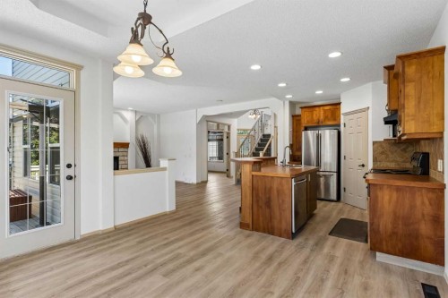 420 Royal Oak Circle Nw, Calgary, AB - Indoor Photo Showing Kitchen