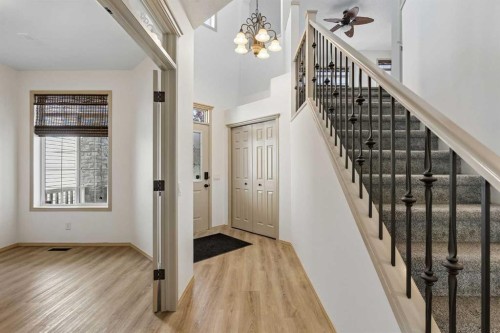 420 Royal Oak Circle Nw, Calgary, AB - Indoor Photo Showing Other Room