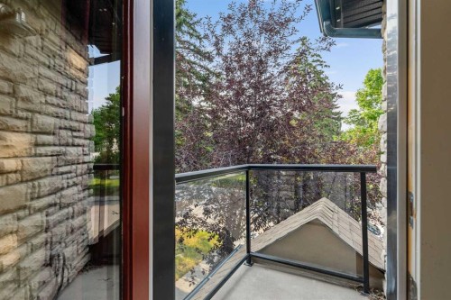 2526 3 Avenue Nw, Calgary, AB - 