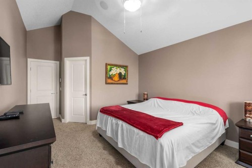 2526 3 Avenue Nw, Calgary, AB - Indoor Photo Showing Bedroom