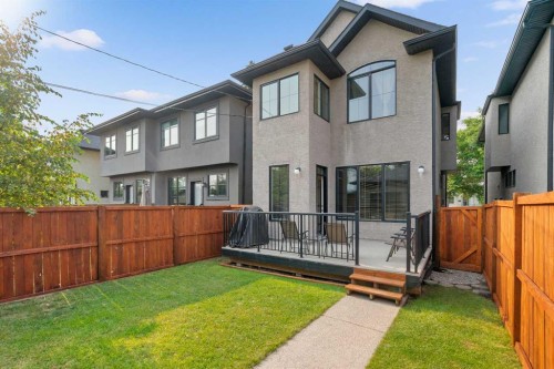 2526 3 Avenue Nw, Calgary, AB - Outdoor