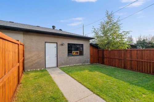 2526 3 Avenue Nw, Calgary, AB - Outdoor