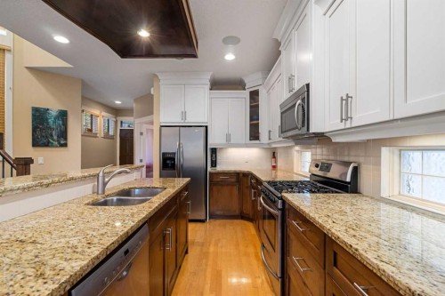 2526 3 Avenue Nw, Calgary, AB - Indoor Photo Showing Kitchen With Stainless Steel Kitchen With Double Sink With Upgraded Kitchen