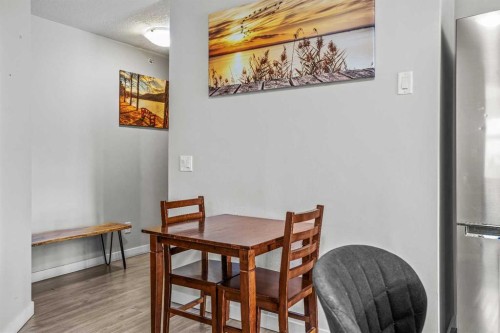 401-160 Kananaskis Way, Canmore, AB - Indoor Photo Showing Dining Room