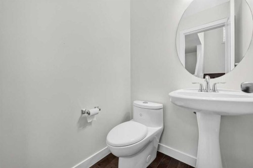 377 Panora Way Nw, Calgary, AB - Indoor Photo Showing Bathroom