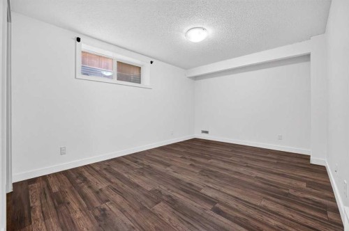 377 Panora Way Nw, Calgary, AB - Indoor Photo Showing Other Room
