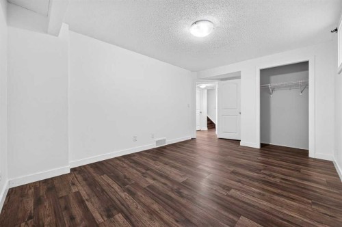 377 Panora Way Nw, Calgary, AB - Indoor Photo Showing Other Room