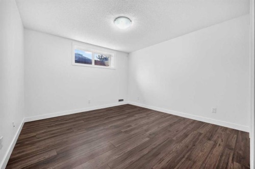 377 Panora Way Nw, Calgary, AB - Indoor Photo Showing Other Room