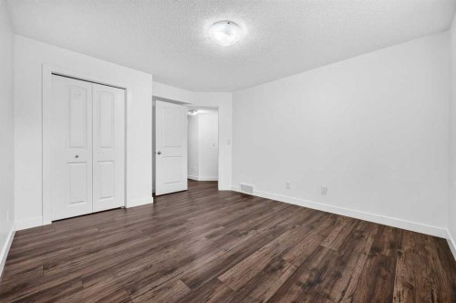 377 Panora Way Nw, Calgary, AB - Indoor Photo Showing Other Room