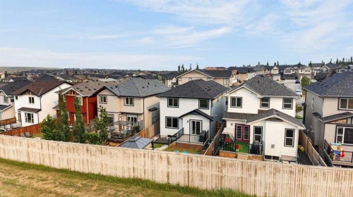377 Panora Way Nw, Calgary, AB - Outdoor With Facade