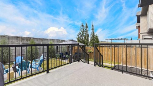 377 Panora Way Nw, Calgary, AB - Outdoor
