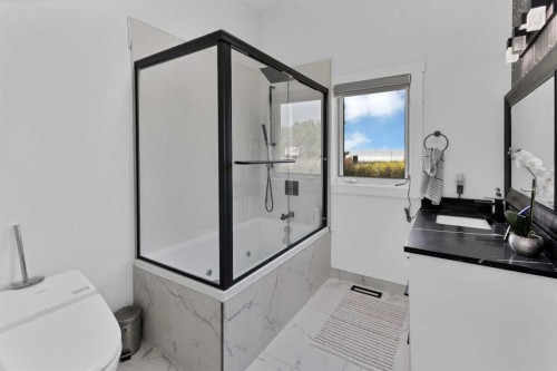 255133 Range Road 281, Rural Rocky View County, AB - Indoor Photo Showing Bathroom