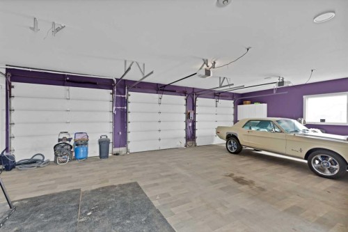 255133 Range Road 281, Rural Rocky View County, AB - Indoor Photo Showing Garage