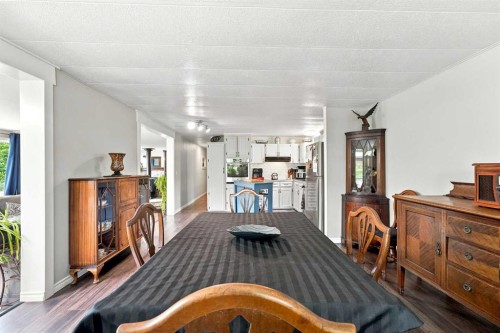 32545 Range Road 25, Rural Mountain View County, AB - Indoor Photo Showing Dining Room