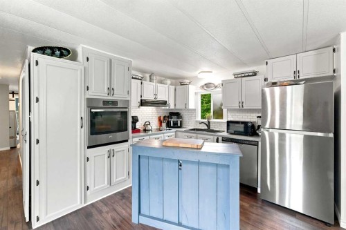 32545 Range Road 25, Rural Mountain View County, AB - Indoor Photo Showing Kitchen