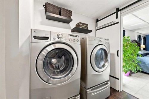 32545 Range Road 25, Rural Mountain View County, AB - Indoor Photo Showing Laundry Room