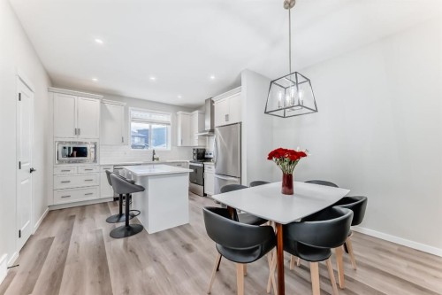 276 Belmont Boulevard Sw, Calgary, AB - Indoor Photo Showing Dining Room