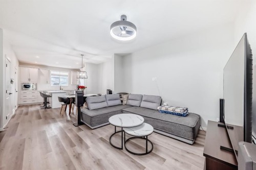 276 Belmont Boulevard Sw, Calgary, AB - Indoor