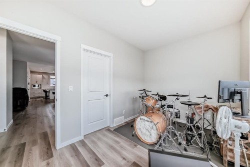 276 Belmont Boulevard Sw, Calgary, AB - Indoor Photo Showing Other Room