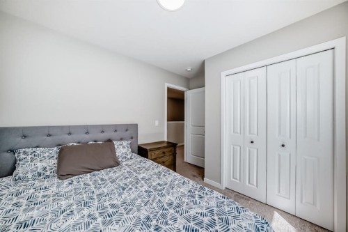 276 Belmont Boulevard Sw, Calgary, AB - Indoor Photo Showing Bedroom