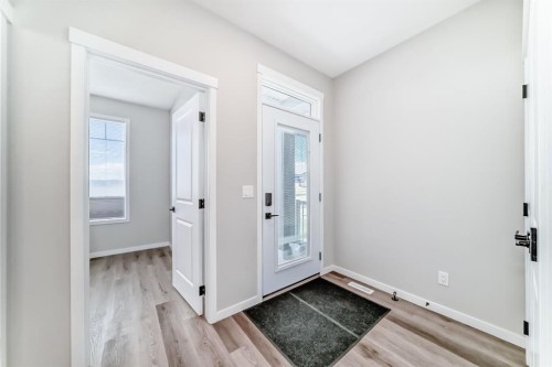 276 Belmont Boulevard Sw, Calgary, AB - Indoor Photo Showing Other Room