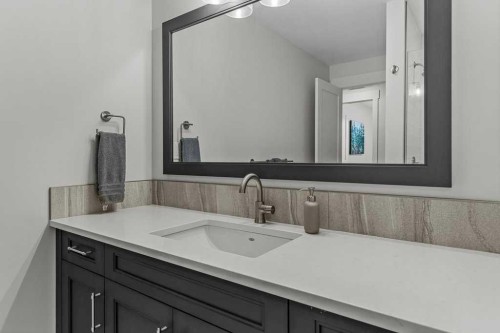311-1315 Spring Creek Gate, Canmore, AB - Indoor Photo Showing Bathroom