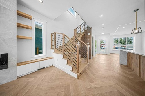 119 42 Avenue Ne, Calgary, AB - Indoor Photo Showing Other Room