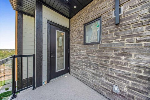 119 42 Avenue Ne, Calgary, AB - Outdoor With Balcony With Exterior