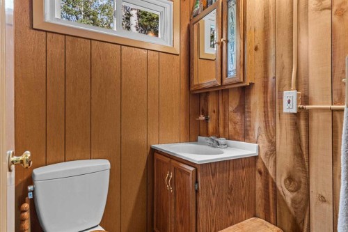 9 Des Arcs Road, Lac Des Arcs, AB - Indoor Photo Showing Bathroom