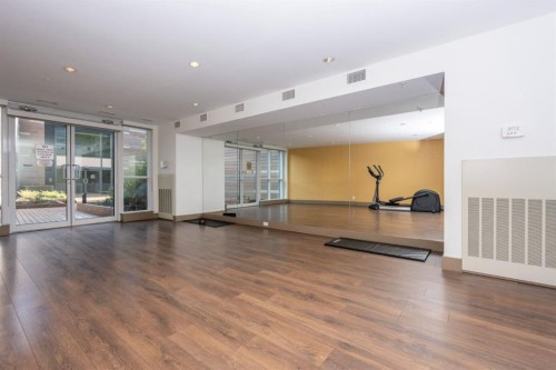 1605-550 Riverfront Avenue Se, Calgary, AB - Indoor