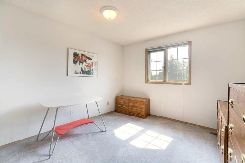 140 Santana Mews Nw, Calgary, AB - Indoor Photo Showing Other Room