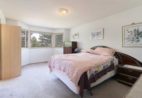 140 Santana Mews Nw, Calgary, AB - Indoor Photo Showing Bedroom