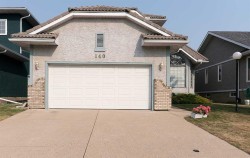140 Santana Mews NW Calgary, AB T3K 3N7