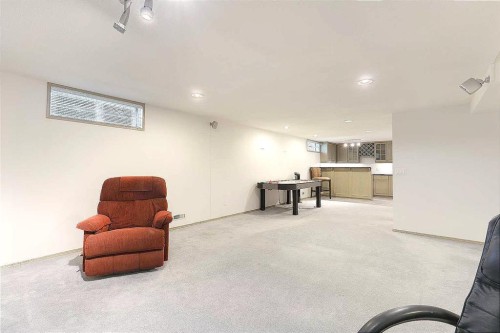 140 Santana Mews Nw, Calgary, AB - Indoor