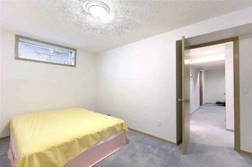 140 Santana Mews Nw, Calgary, AB - Indoor Photo Showing Bedroom