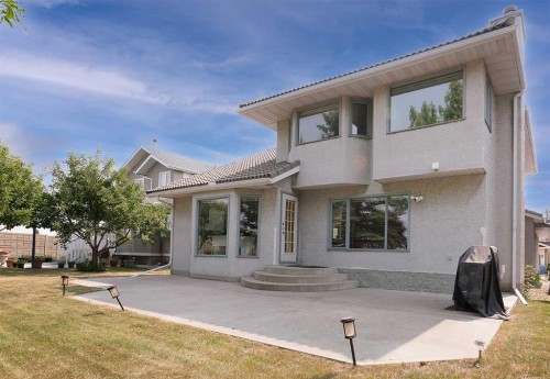140 Santana Mews Nw, Calgary, AB - Outdoor