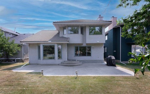 140 Santana Mews Nw, Calgary, AB - Outdoor