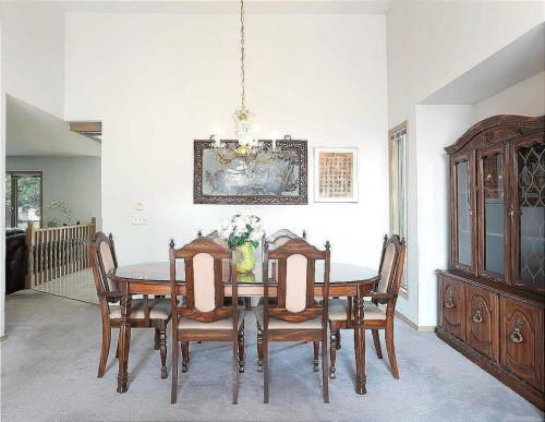 140 Santana Mews Nw, Calgary, AB - Indoor Photo Showing Dining Room