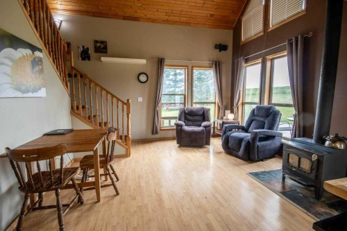 34072 Range Road 53, Rural Mountain View County, AB - Indoor