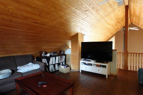 34072 Range Road 53, Rural Mountain View County, AB - Indoor