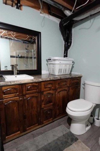 34072 Range Road 53, Rural Mountain View County, AB - Indoor Photo Showing Bathroom
