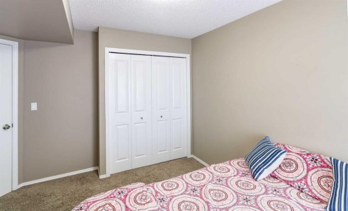 1108-5 Saddlestone Way Ne, Calgary, AB - Indoor Photo Showing Bedroom